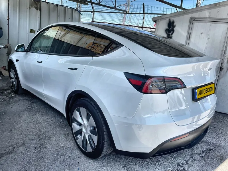 Tesla Model Y 2nd hand, 2023, private