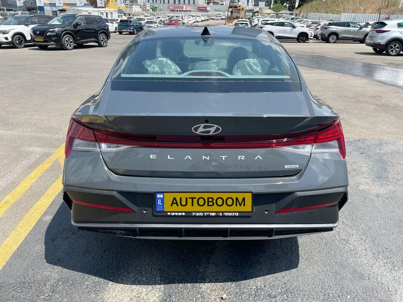 Hyundai Elantra new car, 2024