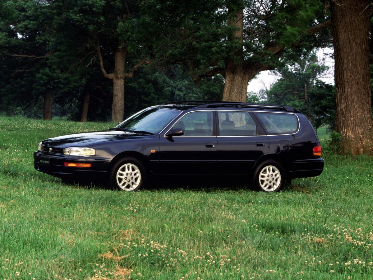 טויוטה קאמרי ‏1990. מרכב, צורה. סטיישן 5 דלתות, 3 דור