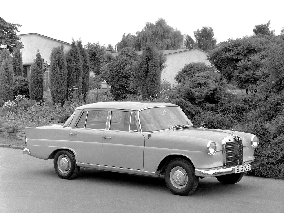 מרצדס-בנץ W110 1961. מרכב, צורה. סדאן, 1 דור
