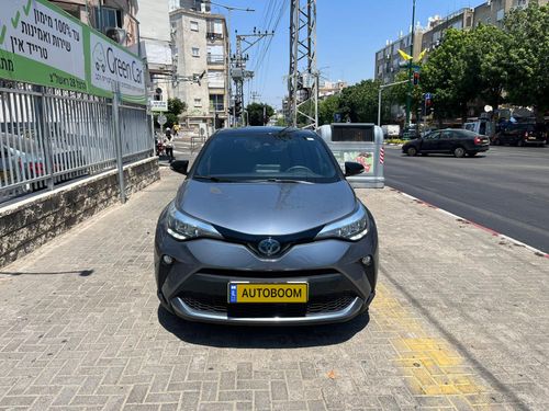 Toyota C-HR 2nd hand, 2021, private hand