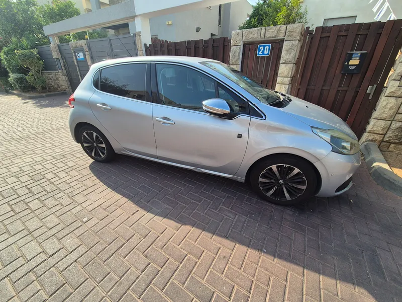 Peugeot 208 2nd hand, 2019, private hand