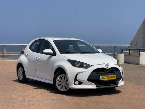 Toyota Yaris, 2023, photo