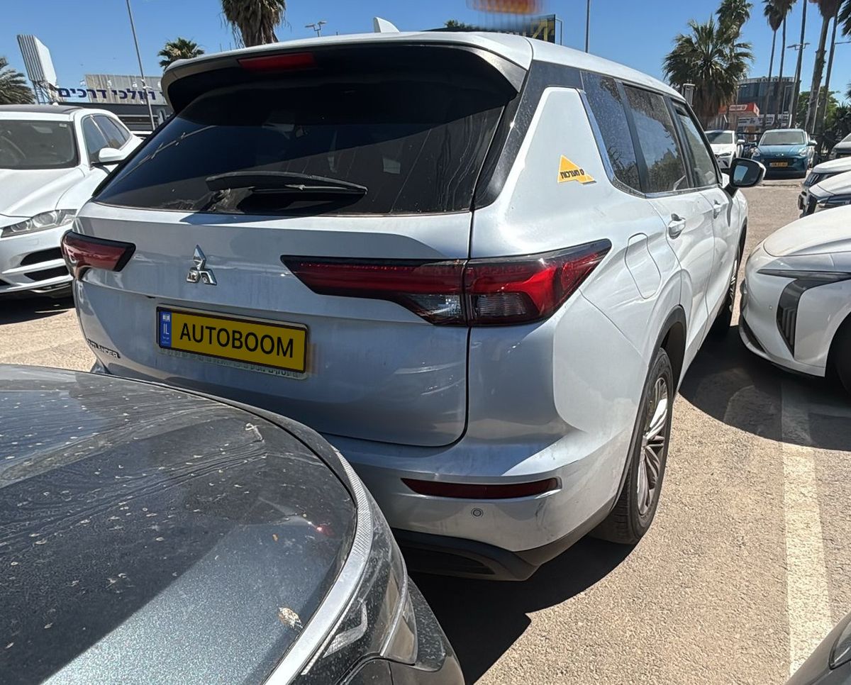 Mitsubishi Outlander 2nd hand, 2023